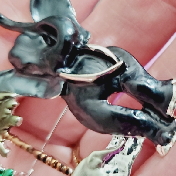 ELEPHANT trunk up palm trees safari brooch enamel beautiful silver - Picture 6 of 8